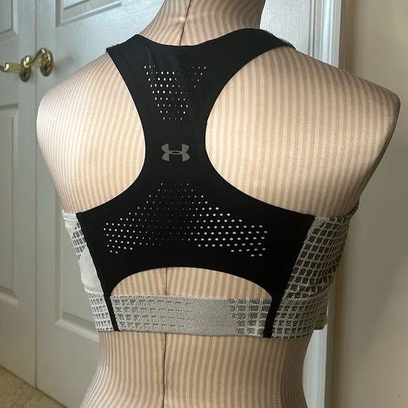 Under Armour Compression Bra - Picture 3 of 4